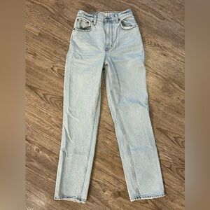 Abercrombie 90’s straight leg ultra high rise jean with carpenter details